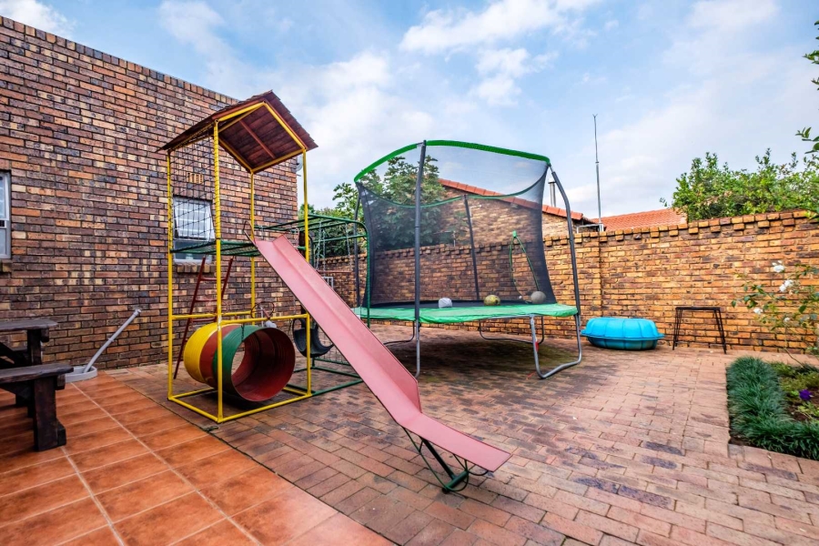 3 Bedroom Property for Sale in Sunward Park Gauteng