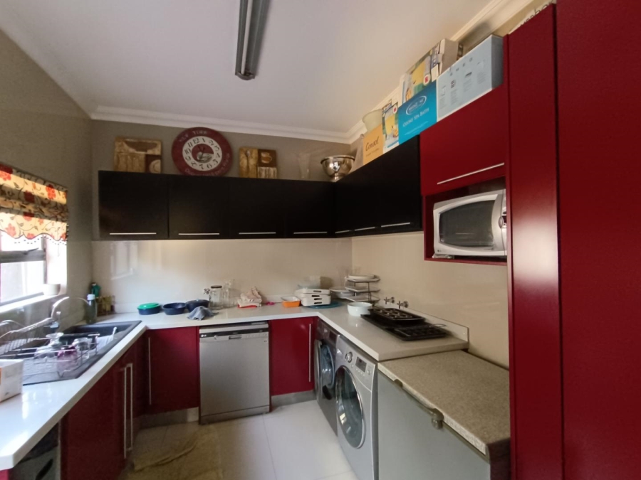 6 Bedroom Property for Sale in Midlands Estate Gauteng