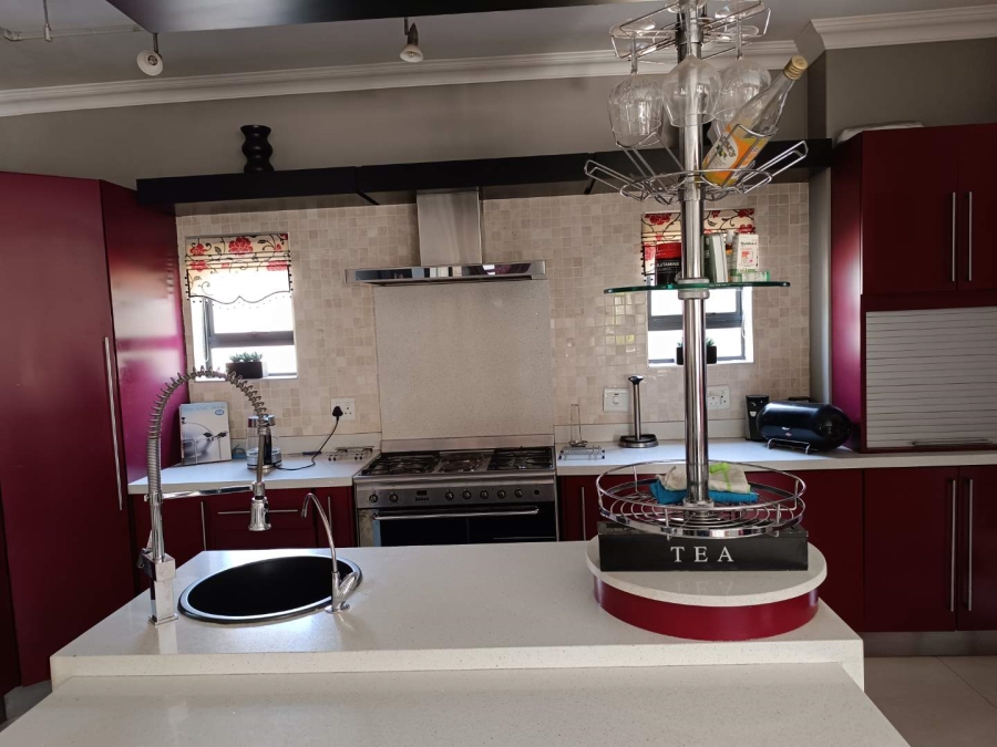 6 Bedroom Property for Sale in Midlands Estate Gauteng