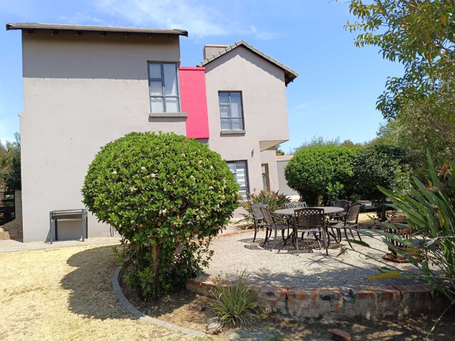 6 Bedroom Property for Sale in Midlands Estate Gauteng