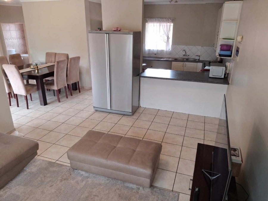 2 Bedroom Property for Sale in Die Hoewes Gauteng