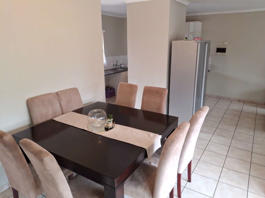 2 Bedroom Property for Sale in Die Hoewes Gauteng
