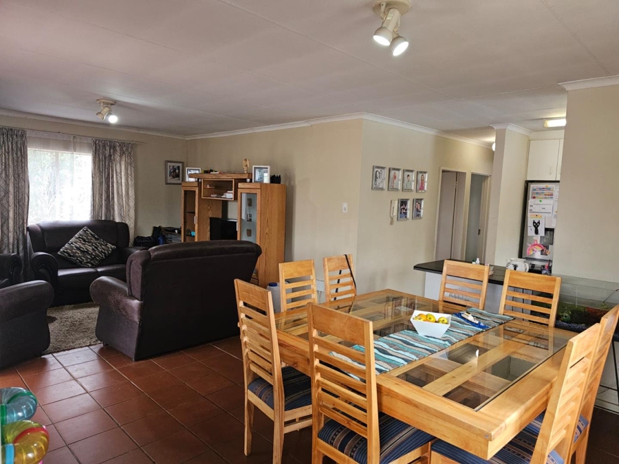3 Bedroom Property for Sale in Die Hoewes Gauteng