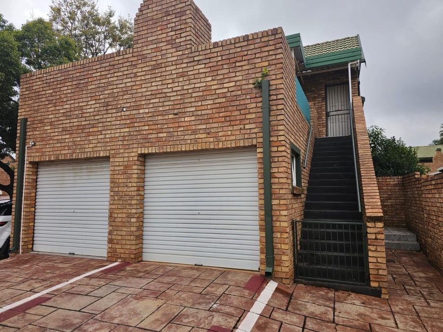 3 Bedroom Property for Sale in Die Hoewes Gauteng