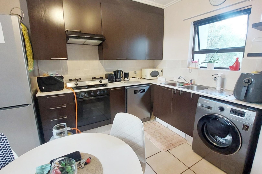 To Let 2 Bedroom Property for Rent in Douglasdale Gauteng