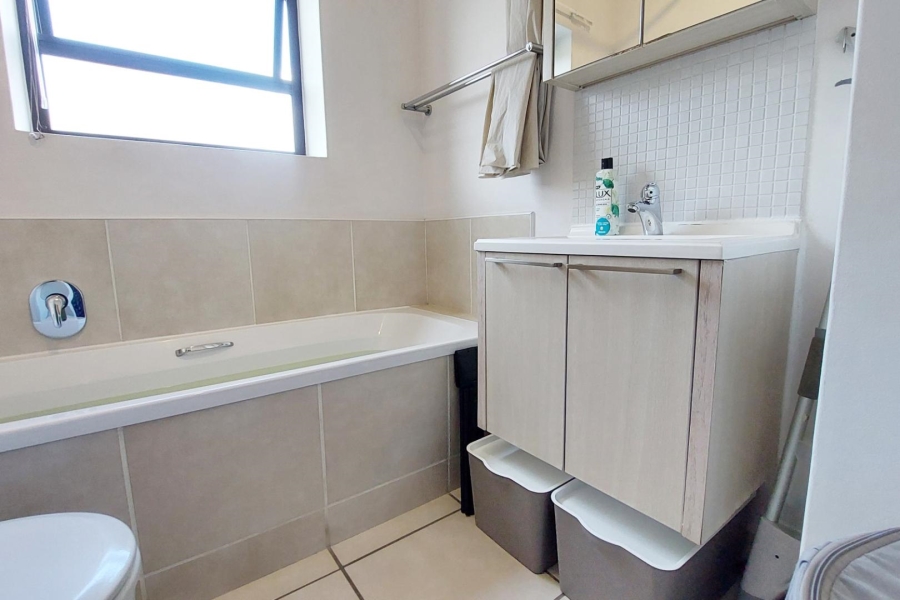 To Let 2 Bedroom Property for Rent in Douglasdale Gauteng