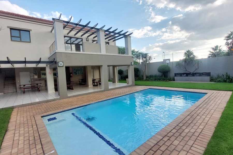 To Let 2 Bedroom Property for Rent in Douglasdale Gauteng