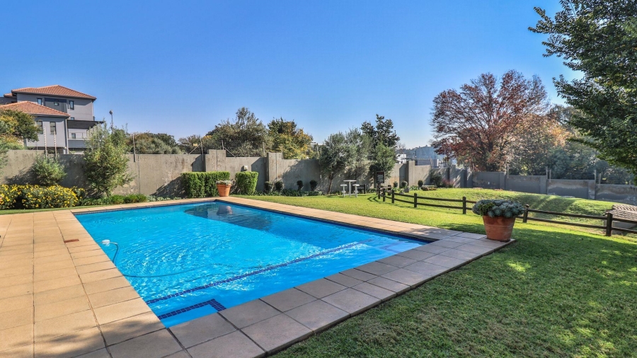 2 Bedroom Property for Sale in Lonehill Gauteng