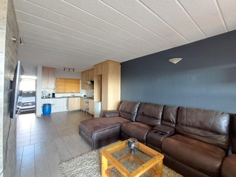 To Let 2 Bedroom Property for Rent in Northcliff Gauteng