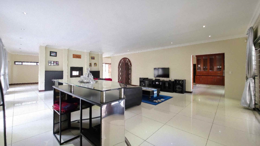 9 Bedroom Property for Sale in Strathavon Gauteng