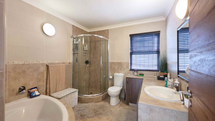 9 Bedroom Property for Sale in Strathavon Gauteng