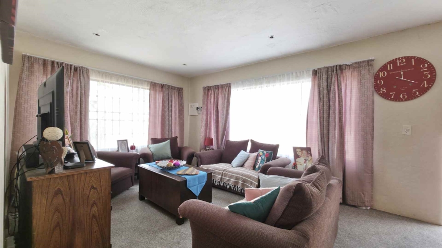9 Bedroom Property for Sale in Strathavon Gauteng