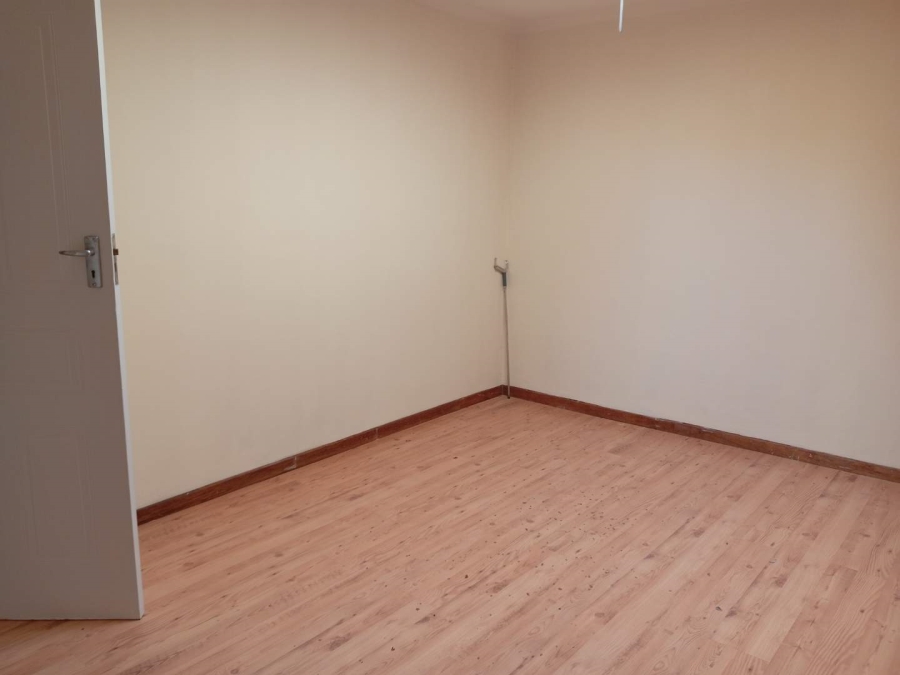 To Let 2 Bedroom Property for Rent in Oaklands Gauteng