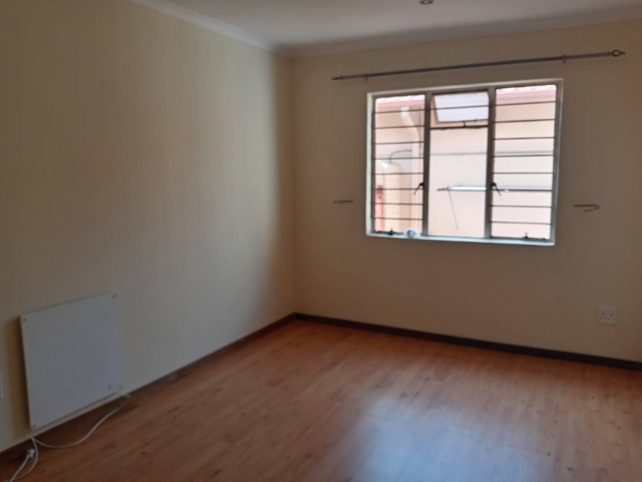 To Let 2 Bedroom Property for Rent in Oaklands Gauteng