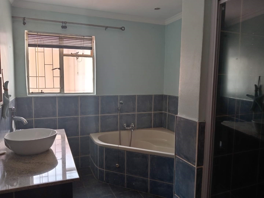 To Let 2 Bedroom Property for Rent in Oaklands Gauteng