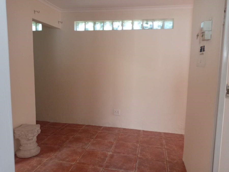 To Let 2 Bedroom Property for Rent in Oaklands Gauteng