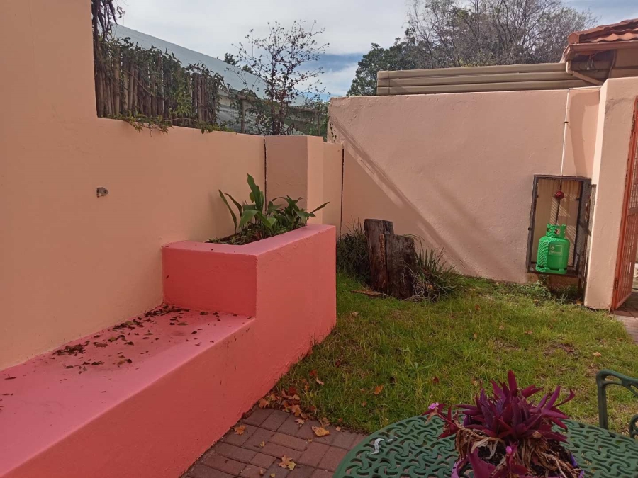 To Let 2 Bedroom Property for Rent in Oaklands Gauteng