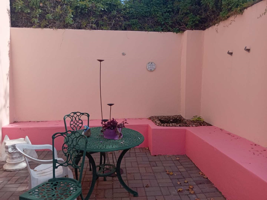 To Let 2 Bedroom Property for Rent in Oaklands Gauteng