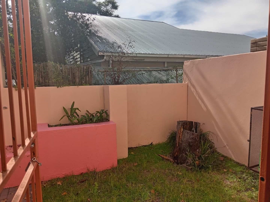 To Let 2 Bedroom Property for Rent in Oaklands Gauteng