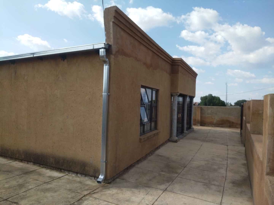 2 Bedroom Property for Sale in Winterveldt Gauteng