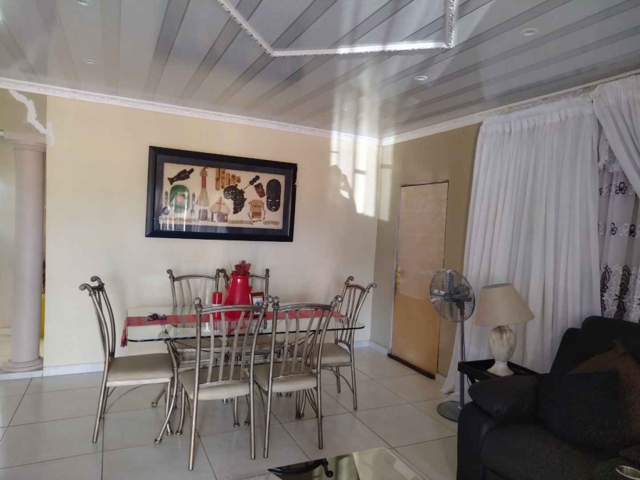 2 Bedroom Property for Sale in Winterveldt Gauteng
