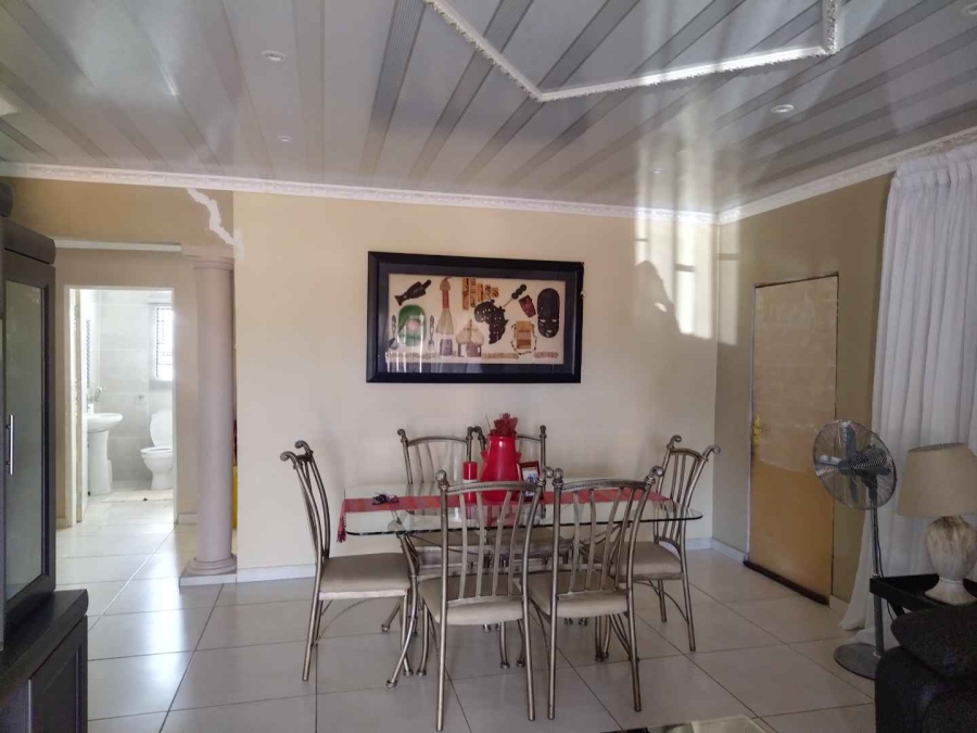 2 Bedroom Property for Sale in Winterveldt Gauteng