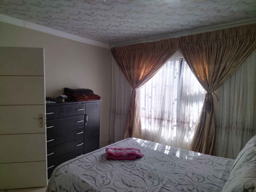 2 Bedroom Property for Sale in Winterveldt Gauteng