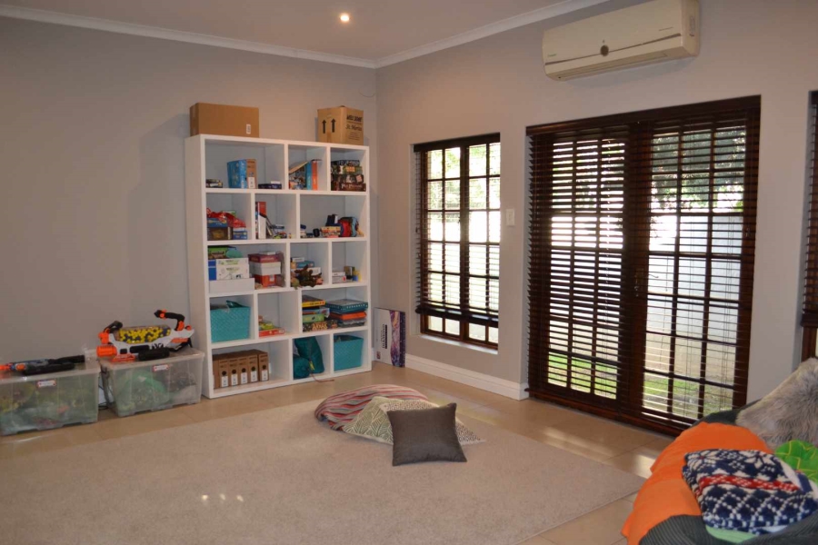 To Let 5 Bedroom Property for Rent in Woodhill Estate Gauteng