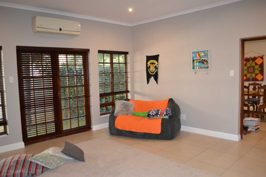 To Let 5 Bedroom Property for Rent in Woodhill Estate Gauteng