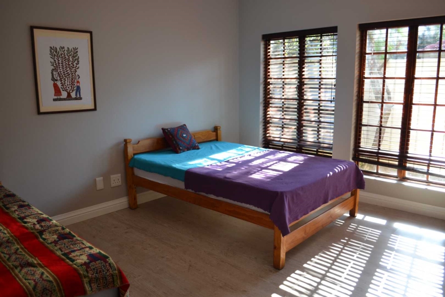 To Let 5 Bedroom Property for Rent in Woodhill Estate Gauteng
