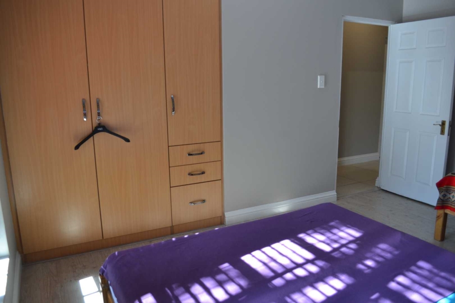 To Let 5 Bedroom Property for Rent in Woodhill Estate Gauteng