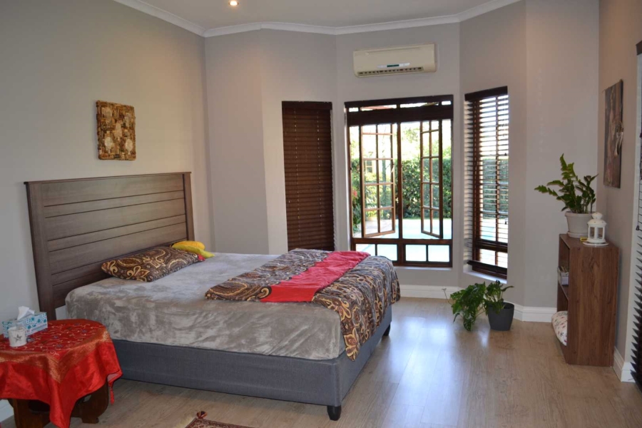To Let 5 Bedroom Property for Rent in Woodhill Estate Gauteng