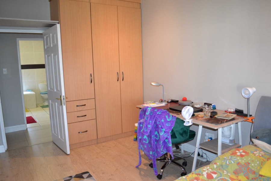 To Let 5 Bedroom Property for Rent in Woodhill Estate Gauteng