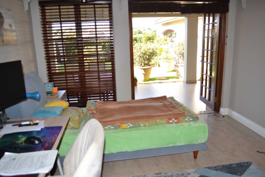 To Let 5 Bedroom Property for Rent in Woodhill Estate Gauteng