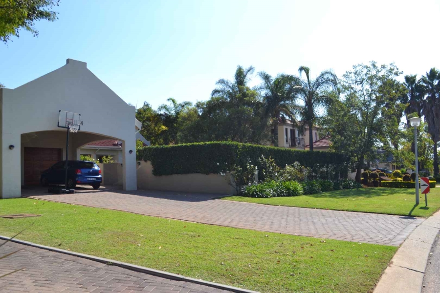 To Let 5 Bedroom Property for Rent in Woodhill Estate Gauteng