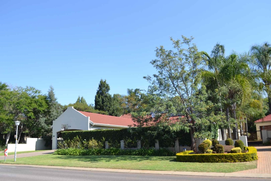 To Let 5 Bedroom Property for Rent in Woodhill Estate Gauteng