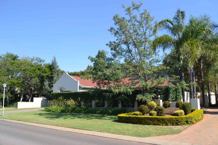 To Let 5 Bedroom Property for Rent in Woodhill Estate Gauteng