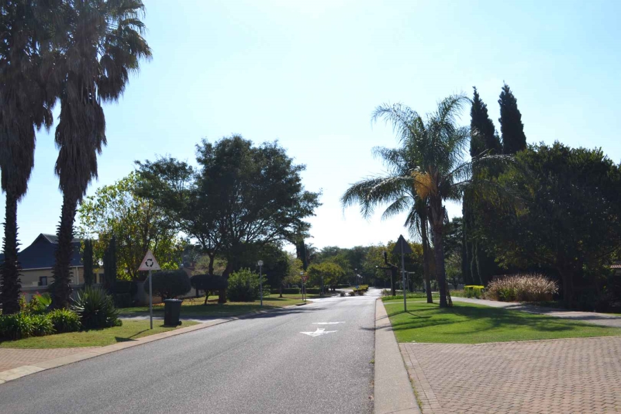 To Let 5 Bedroom Property for Rent in Woodhill Estate Gauteng