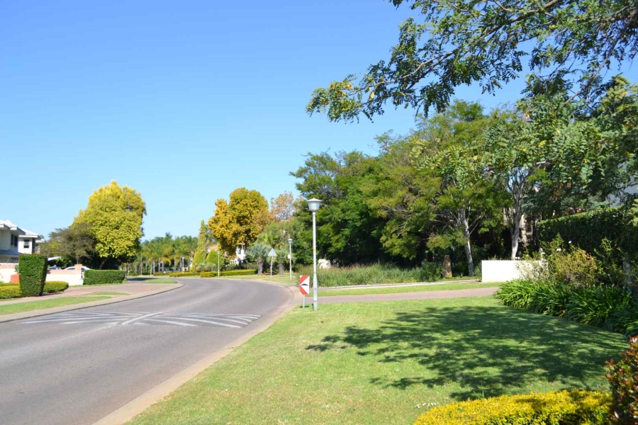 To Let 5 Bedroom Property for Rent in Woodhill Estate Gauteng