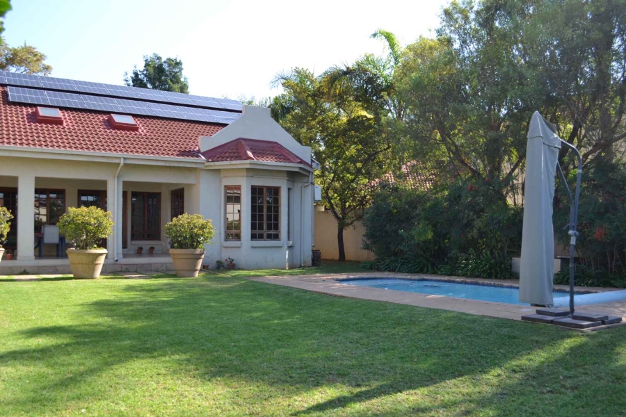 To Let 5 Bedroom Property for Rent in Woodhill Estate Gauteng