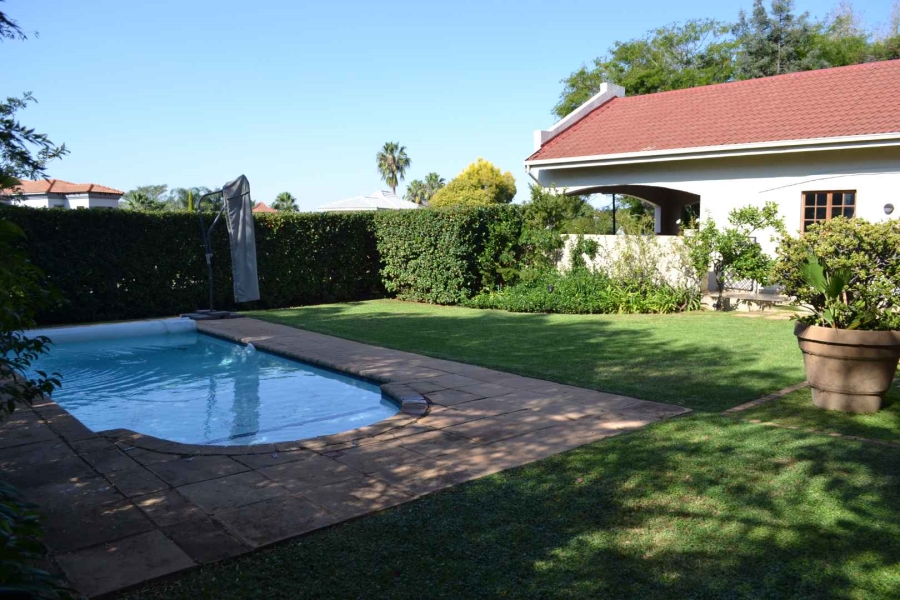 To Let 5 Bedroom Property for Rent in Woodhill Estate Gauteng