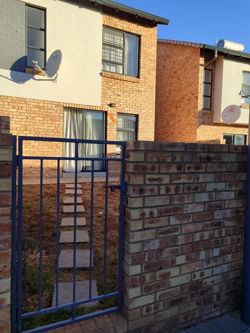2 Bedroom Property for Sale in Theresa Park Gauteng
