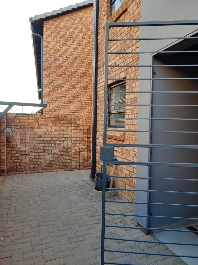 2 Bedroom Property for Sale in Theresa Park Gauteng