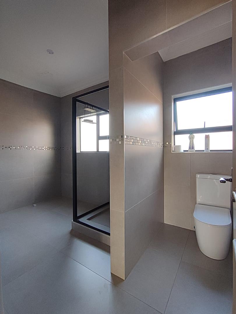 6 Bedroom Property for Sale in Heuwelsig Estate Gauteng