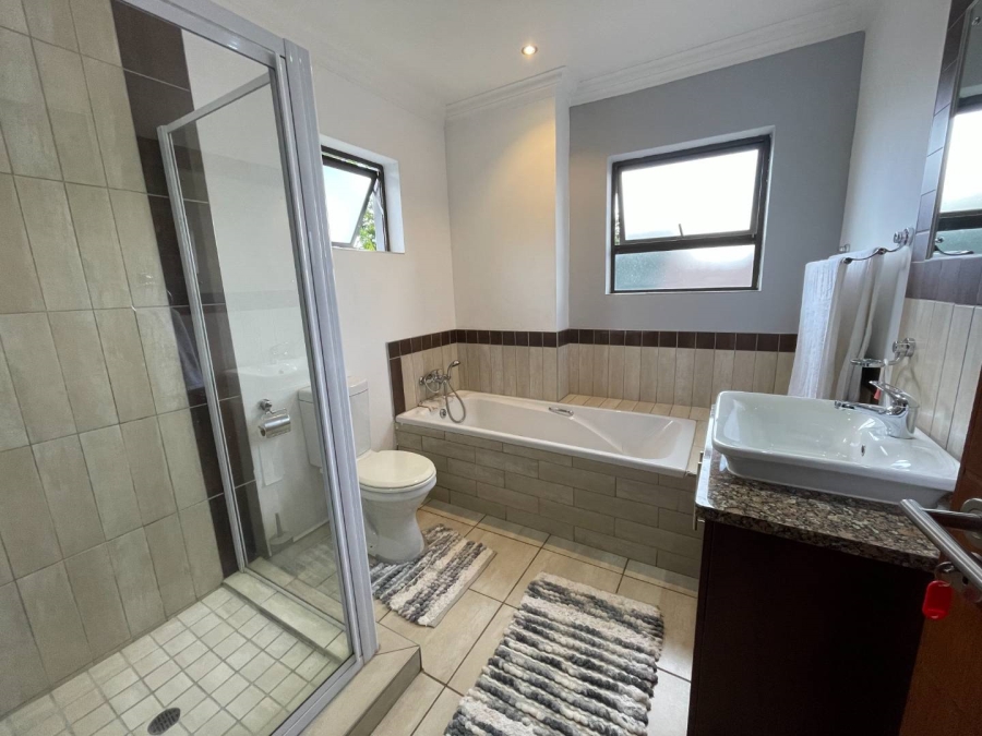 4 Bedroom Property for Sale in Midstream Hill Gauteng