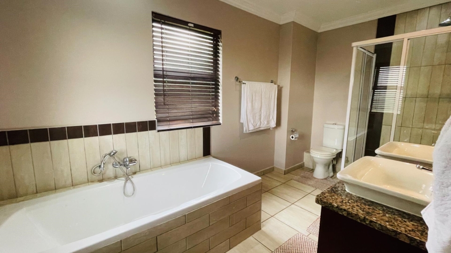 4 Bedroom Property for Sale in Midstream Hill Gauteng