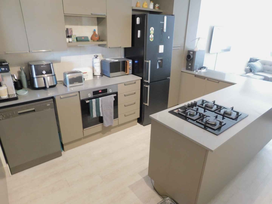 To Let 2 Bedroom Property for Rent in Bryanston Gauteng