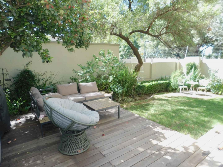 To Let 2 Bedroom Property for Rent in Bryanston Gauteng