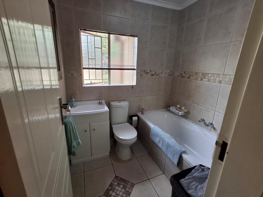 3 Bedroom Property for Sale in Brackendowns Gauteng
