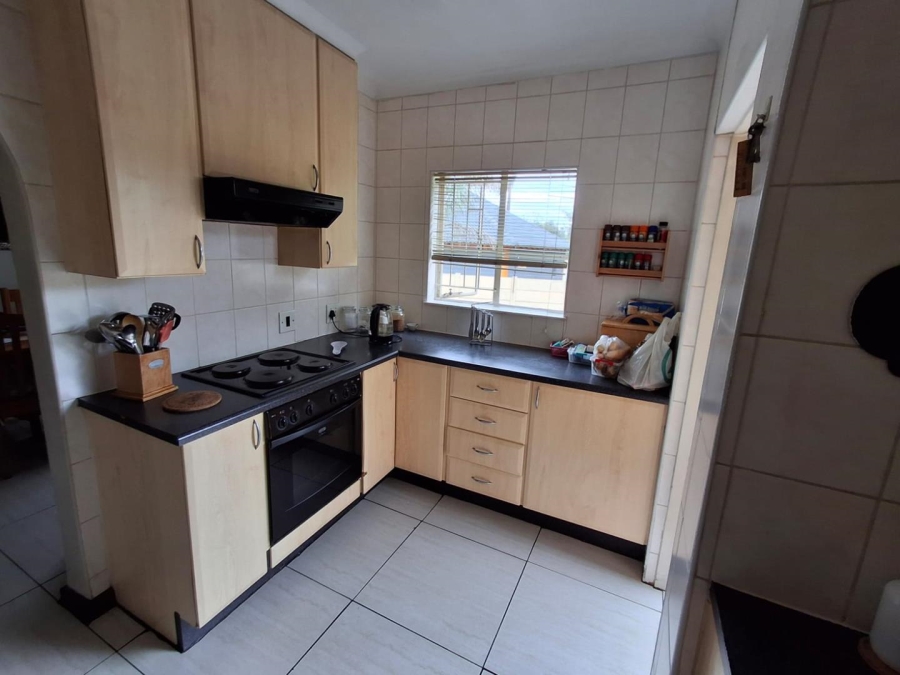 3 Bedroom Property for Sale in Brackendowns Gauteng